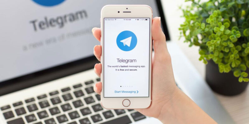 Personas cerca de Telegram no funciona 2025 por qué