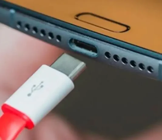 Estas 3 herramientas para limpiar el puerto USB-C del móvil te serán de mucha utilidad Herramientas para limpiar el puerto USB-C de tu móvil.
