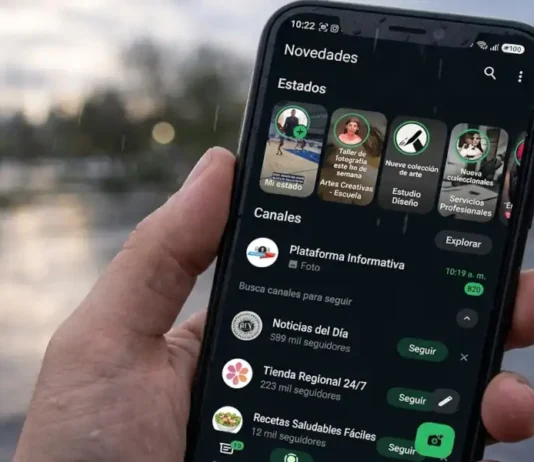 Poner una reacción con emoji a tu estado de WhatsApp.