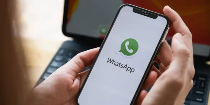 Ícono del reloj en un mensaje de WhatsApp.