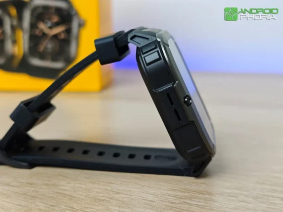 AGM Legion 3 del lado izquierdo tiene la salida del altavoz para llamadas