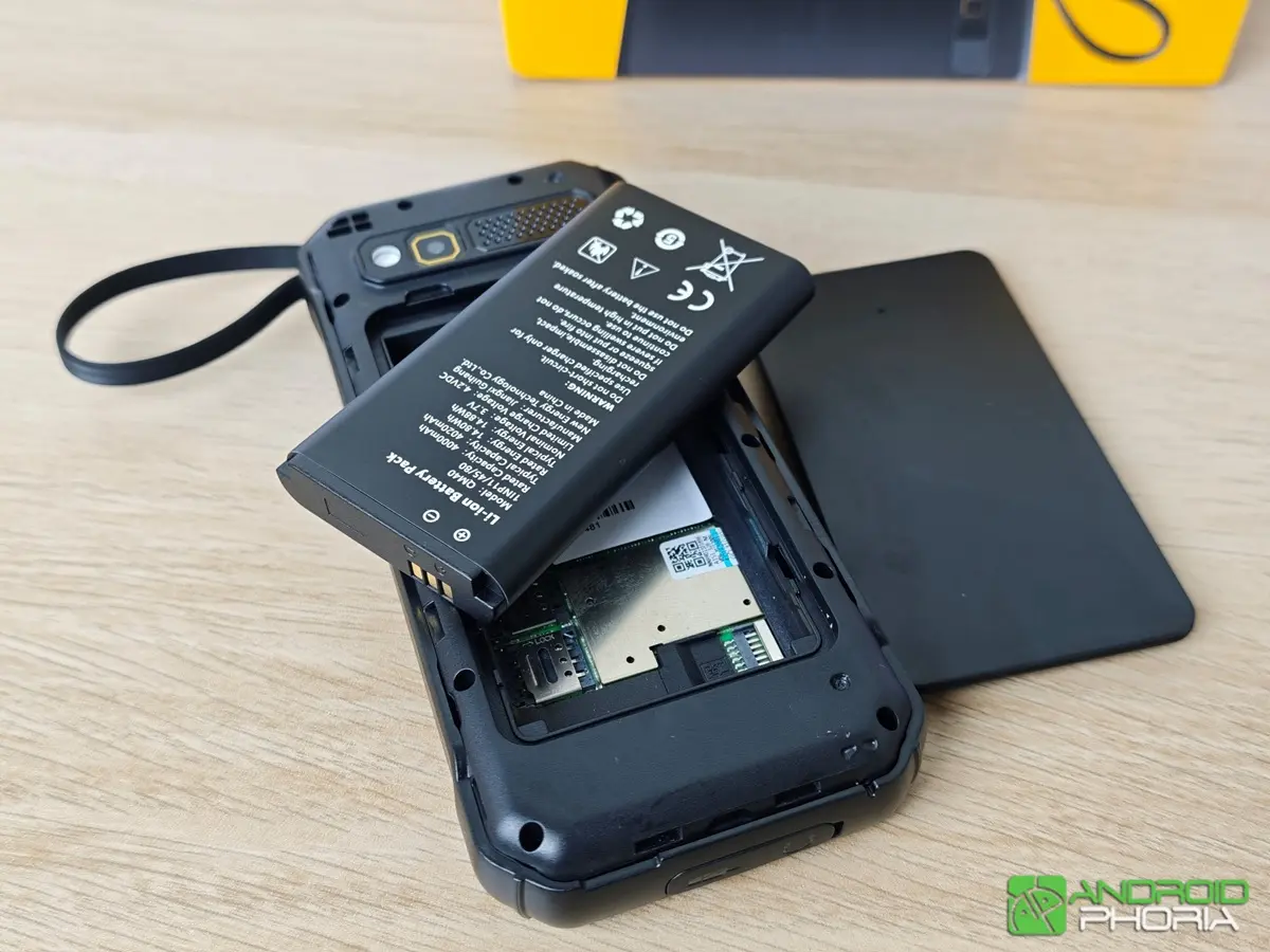 AGM M11 bateria extraible de 4000 mah y funcion powerbank