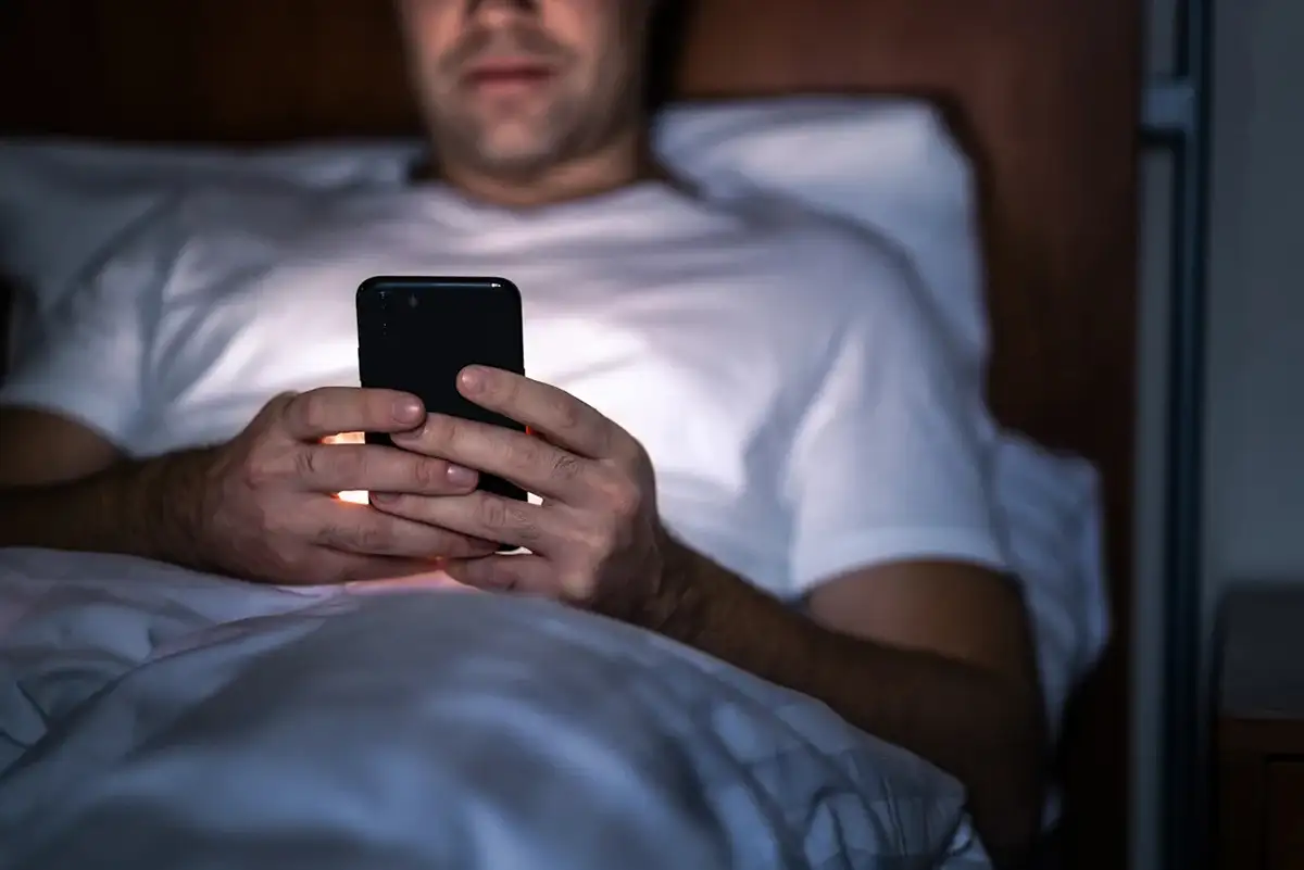 Apagar el móvil cada noche no es imprescindible