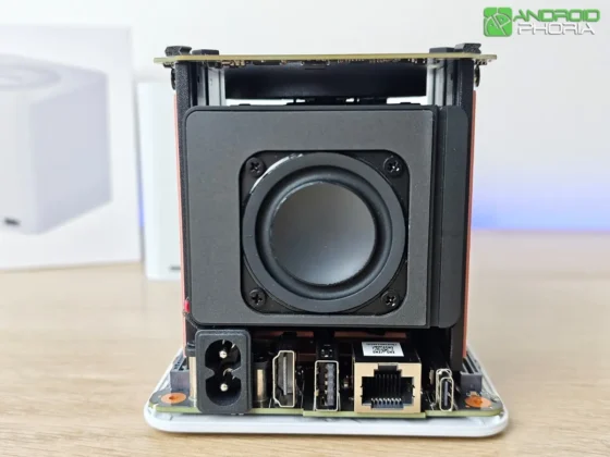 Beelink EX Mate Pro sin la carcasa podemos ver mejor su gran altavoz