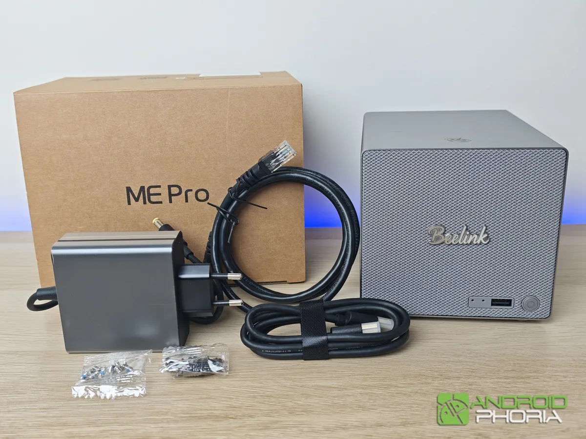 Beelink ME Pro accesorios incluidos