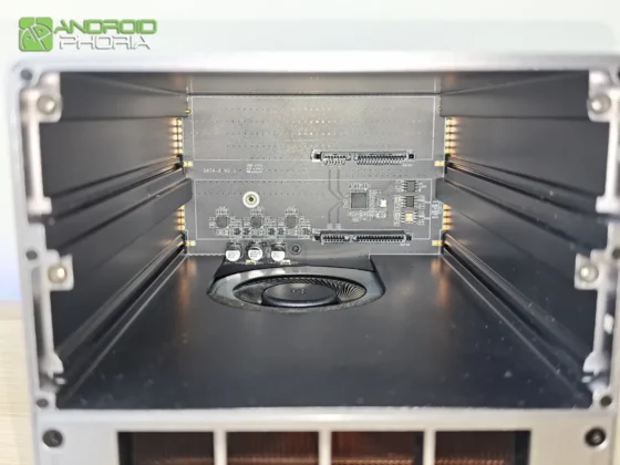 Beelink ME Pro interior del nas