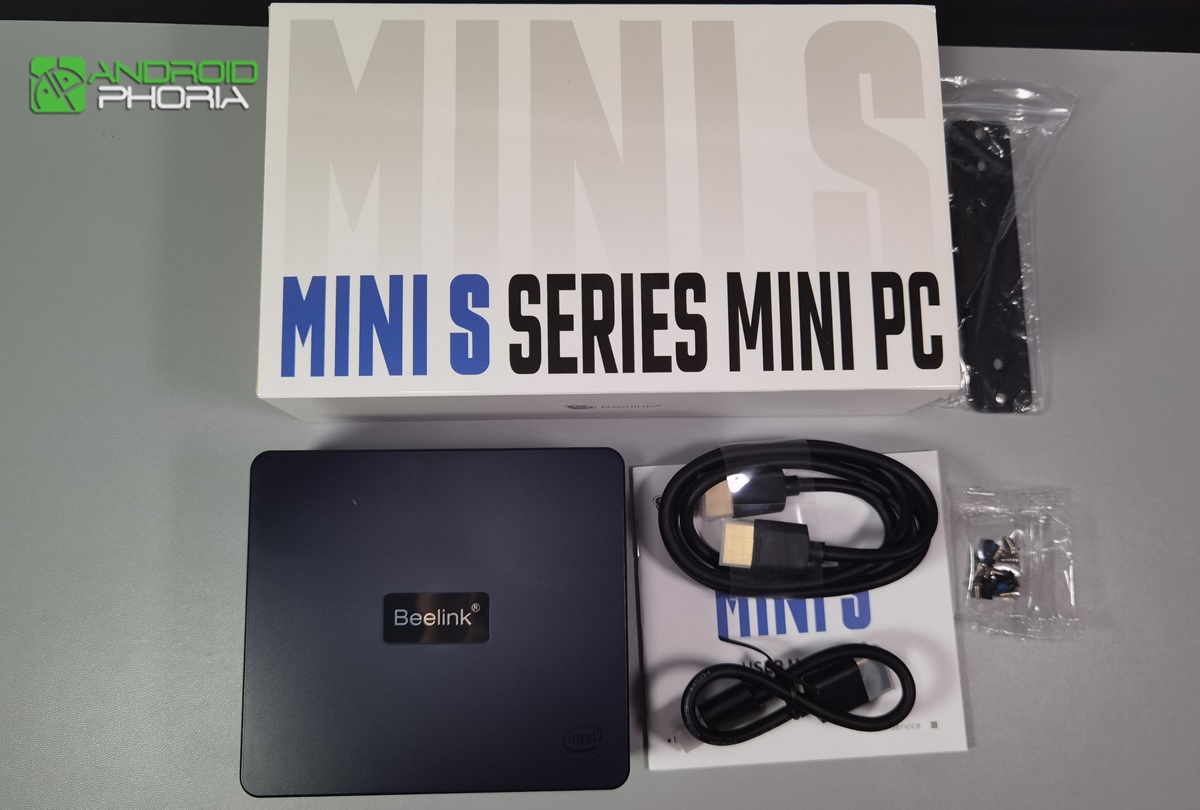 Beelink Mini S lo que trae en la caja