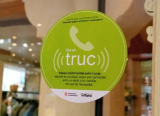 Comercios de cataluña y navarra tendran puntos seguros para que niños sin moviles llamen a sus padres