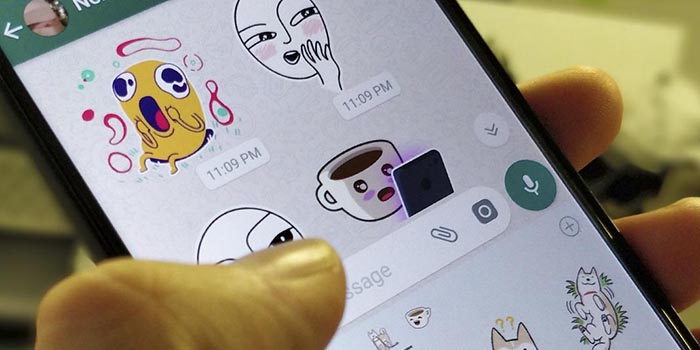 Como descargar solo un sticker en WhatsApp