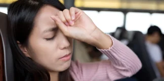 Cómo evitar mareos en viajes usando tu Android y unos auriculares