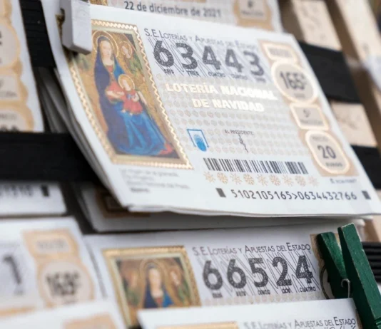 Esta aplicación te dirá si ganaste un premio en la Lotería de Navidad sin revisar listas Como hacer movil avise si ganaste loteria navidad