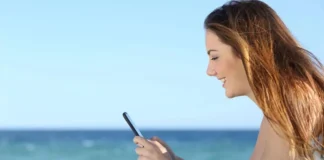 ¿Es imposible ver la pantalla de tu móvil bajo el sol? Consíguelo con estos consejos y ajustes Cómo ver mejor la pantalla del móvil bajo el sol: consejos y ajustes