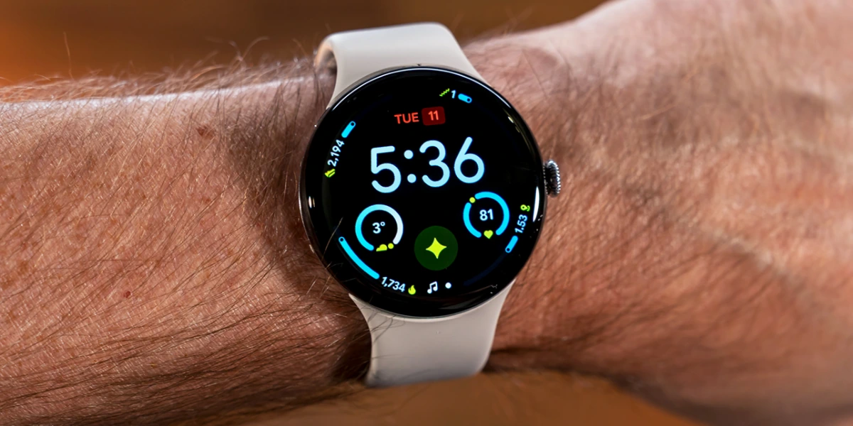 ¿Encontraron un tesoro pirata? No, es el Pixel Watch 5 que emergió desde el fondo oceánico