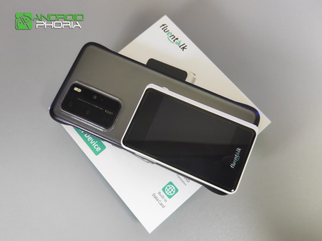 Fluentalk T1 mini tamano comparado con movil