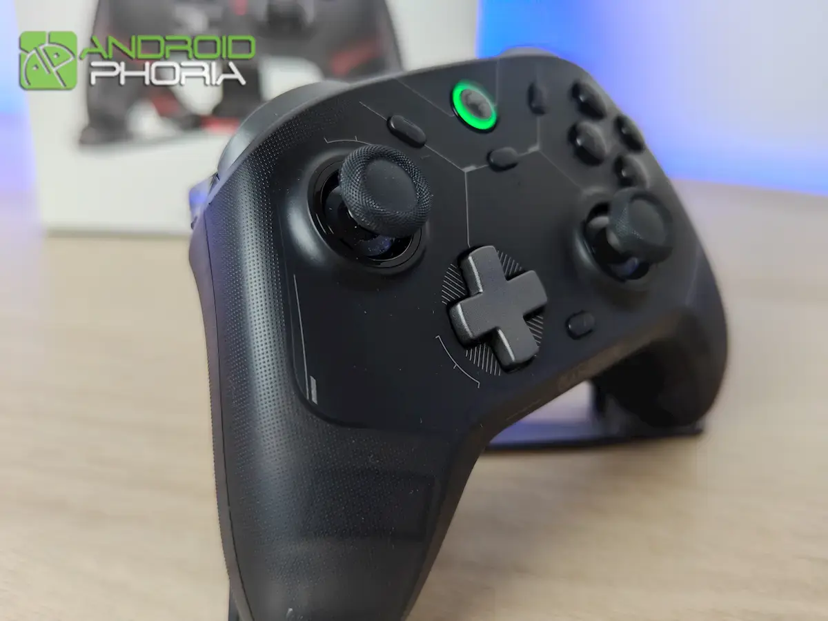 Gamesir Cyclone 2 Xbox-Style Ergonomic Design