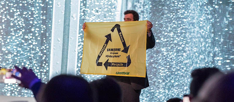 Greenpeace protesta samsung mwc17