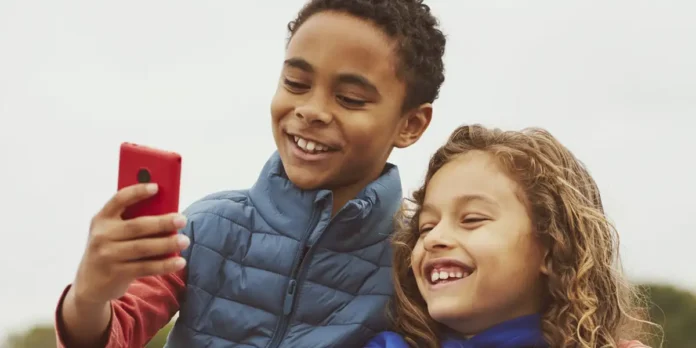 HMD XploraOne el mini smartphone de 3,2 sin redes sociales HMD XploraOne el mini smartphone de 3,2 sin redes sociales