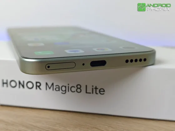 HONOR Magic8 Lite en el borde inferior hay otro altavoz microfono el puerto USB-C y la ranura para SIM