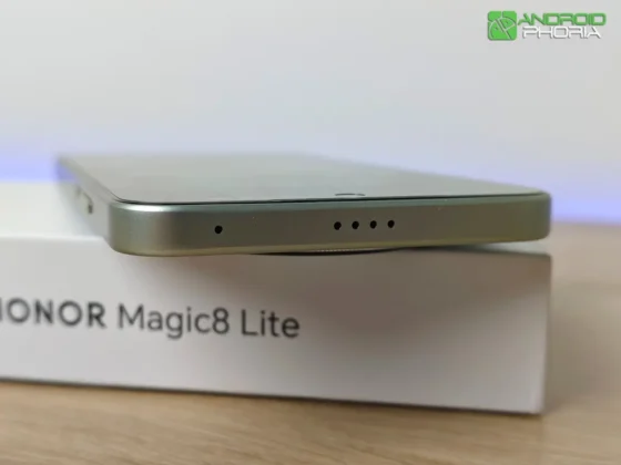 HONOR Magic8 Lite en su superior esta un altavoz y un microfono