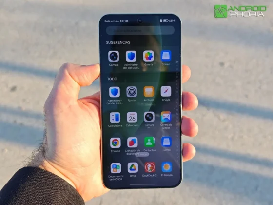HONOR Magic8 Lite su alto nivel de brillo hace que la pantalla siga siendo legible incluso bajo luz solar directa