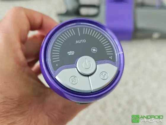 ILIFE H90 Pro la bater&iacute;a integra una pantalla con indicadores de bateria y potencia, el boton de encendido, de los modos de aspirado y del turbo