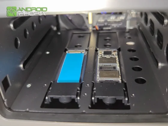 UGREEN NASync DXP2800 ranuras SSD