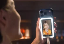 Insta360 Snap Selfie Screen: una pantalla para que nunca más saques malos selfis con la cámara trasera de tu móvil Insta360 Snap Selfie Screen caracteristicas especificaciones