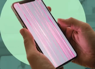 Líneas rojas en la pantalla del móvil: cómo solucionarlo