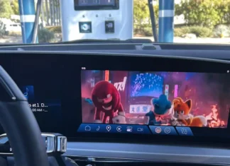 Lumora, la mejor app gratis para ver IPTV en Android Auto