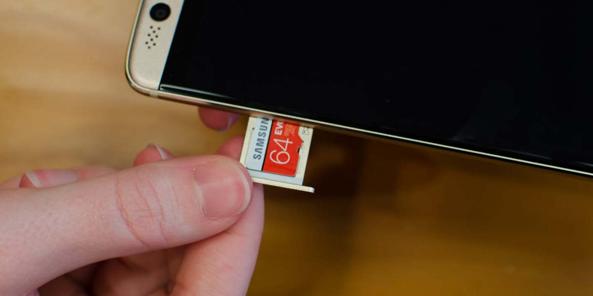 Tarjeta microSD en un teléfono Android