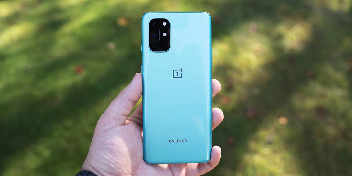 OnePlus 8T trasera