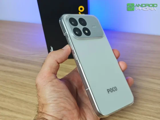 POCO F9 Pro su tamano de pantalla y dimensiones lo hacen muy ergonomico de sostenter