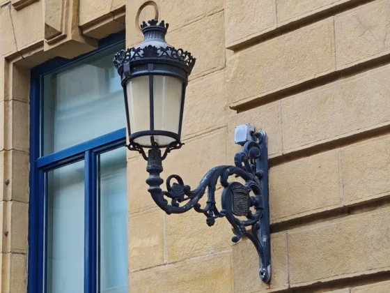 POCO F9 Pro tambien tiene estabilizacion optica por lo que no necesitas tripode para hacer una foto sin movimiento incluso con mucho zoom
