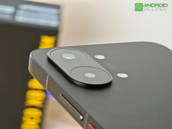 POCO X8 Pro Max marco de metal con bordes planos como todo movil premium