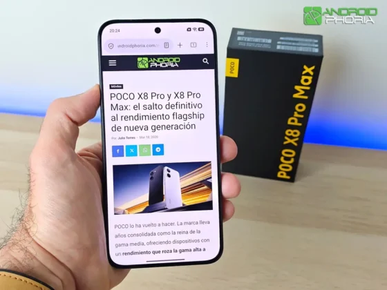 POCO X8 Pro Max visto de frente da la sensacion de ser todo pantalla gracias a sus bordes ultrafinos