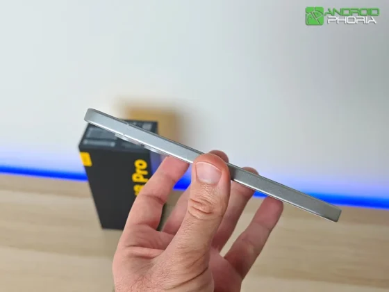 POCO X8 Pro en el borde izquierdo no tiene botones ni ranuras