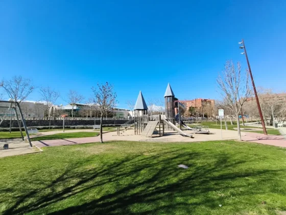 POCO X8 Pro la camara gran angular da mucha amplitud pero pierde enfoque y sobresatura la imagen