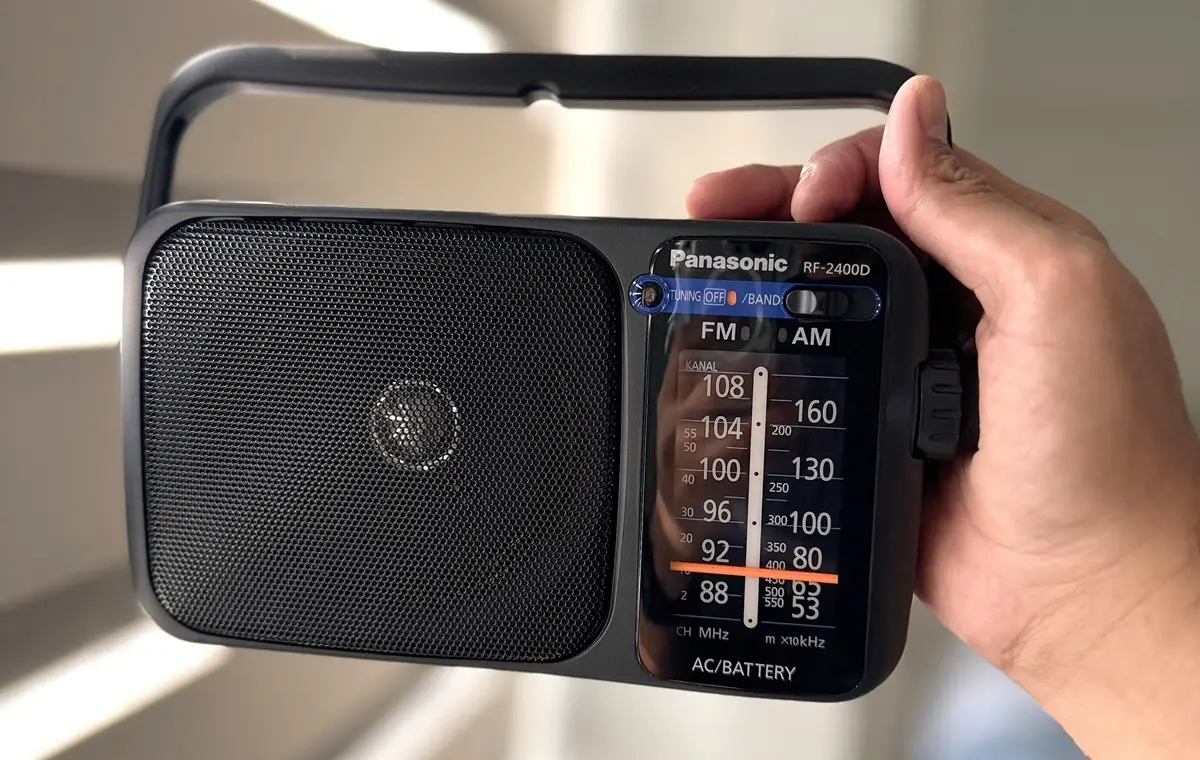 Panasonic RF-2400D de las mejores radios a pilas que puedes comprar