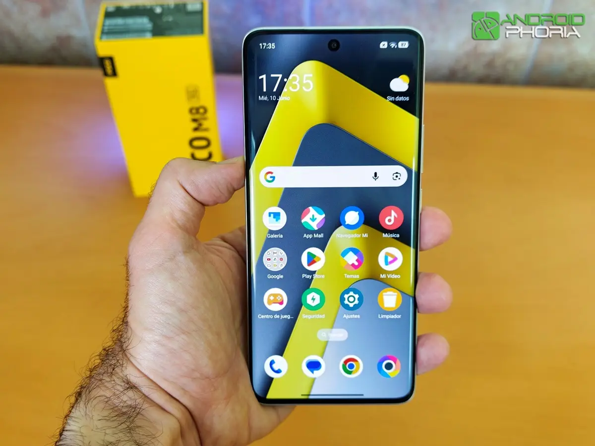 Pantalla de lo mejor que vas a encontrar por menos de 300 euros POCO M8