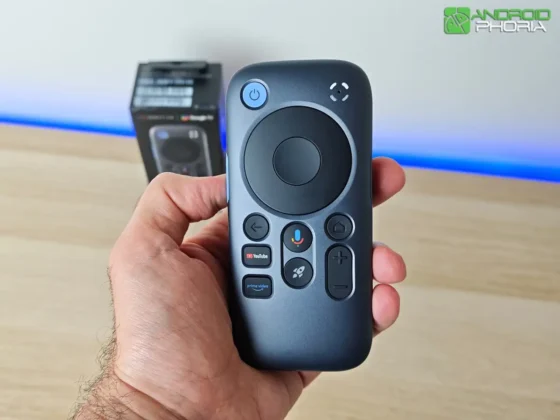 RayNeo Pocket TV tiene el diseno de un mando de TV pequeno