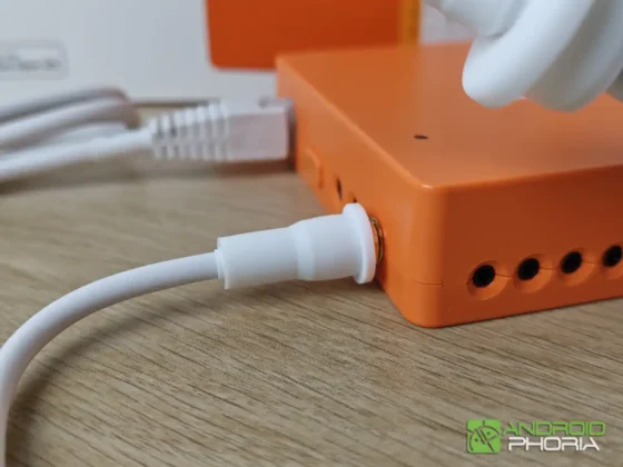 Refoss EM16P antena wifi externa conectada