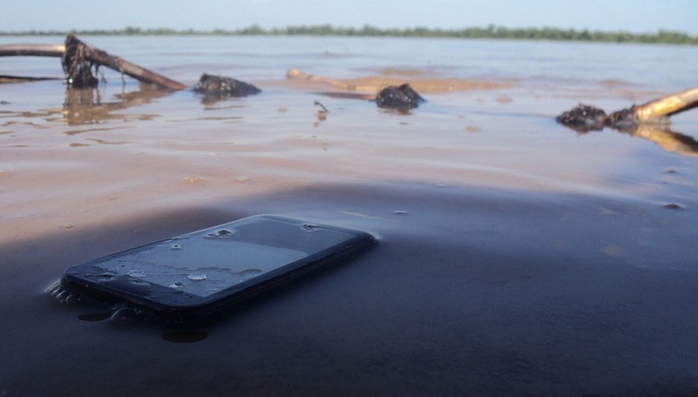 Revivir movil caído al agua