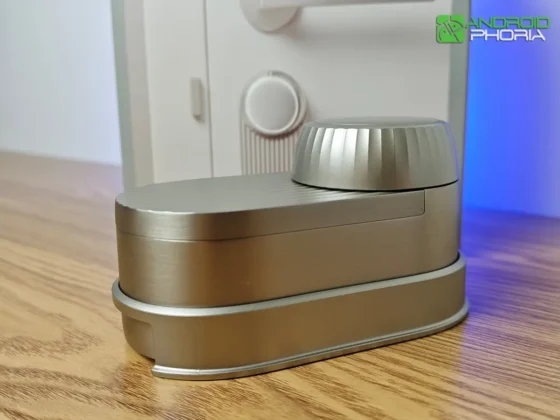 SwitchBot Lock Ultra Max incluye un embellecedor para una instalacion mas limpia