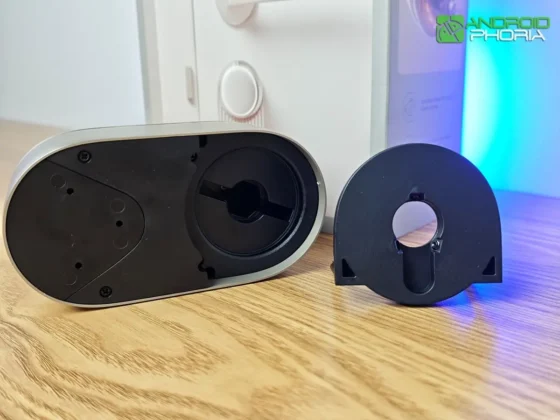 SwitchBot Lock Ultra Max la instalacion consiste en un soporte que se instala en el bombin y luego la cerradura se pone sobre el soporte