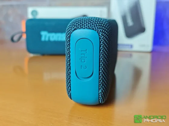 Tronsmart Trip 2 la tapa de goma que protege sus puertos de conectividad debe estar cerrada para garantizar la proteccion al agua