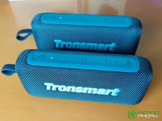Tronsmart Trip 2 su diseno combina un acabado de malla trenzada resistente con goma suave al tacto