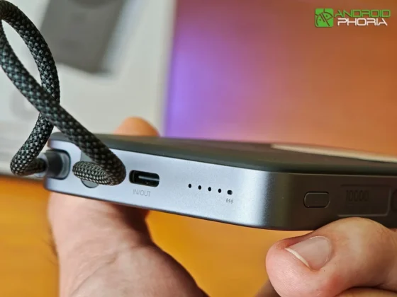 UGREEN MagFlow Air Magnetic Power Bank 10000 mAh puedes cargar hasta 3 dispositivos a la vez con su cable integrado el puerto usb-c de 30 W y la carga inalambrica
