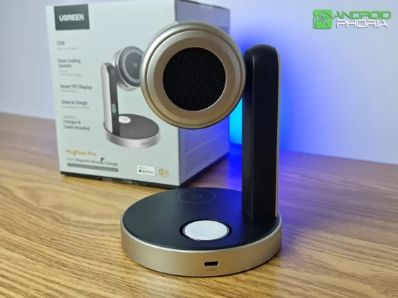 UGREEN MagFlow Pro 3-in-1 Wireless Charging Stand en la parte posterior de la base esta su puerto usb-c que solo sirve de alimentacion