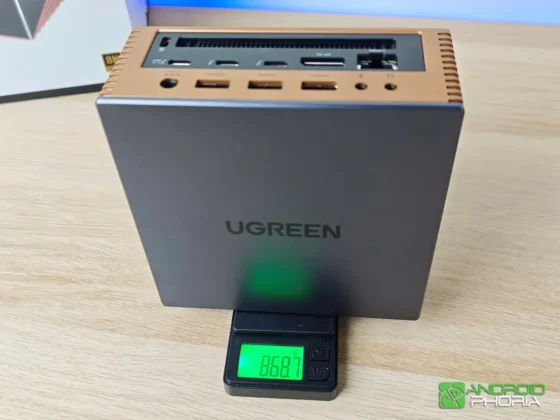 UGREEN Maxidok 17-en-1 Es una estacion de acoplamiento robusta pesando cerca de 1 kilogramo