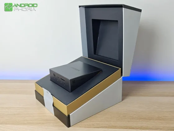 UGREEN Maxidok 17-en-1 viene en una caja estilo cofre muy chula y bien protegida